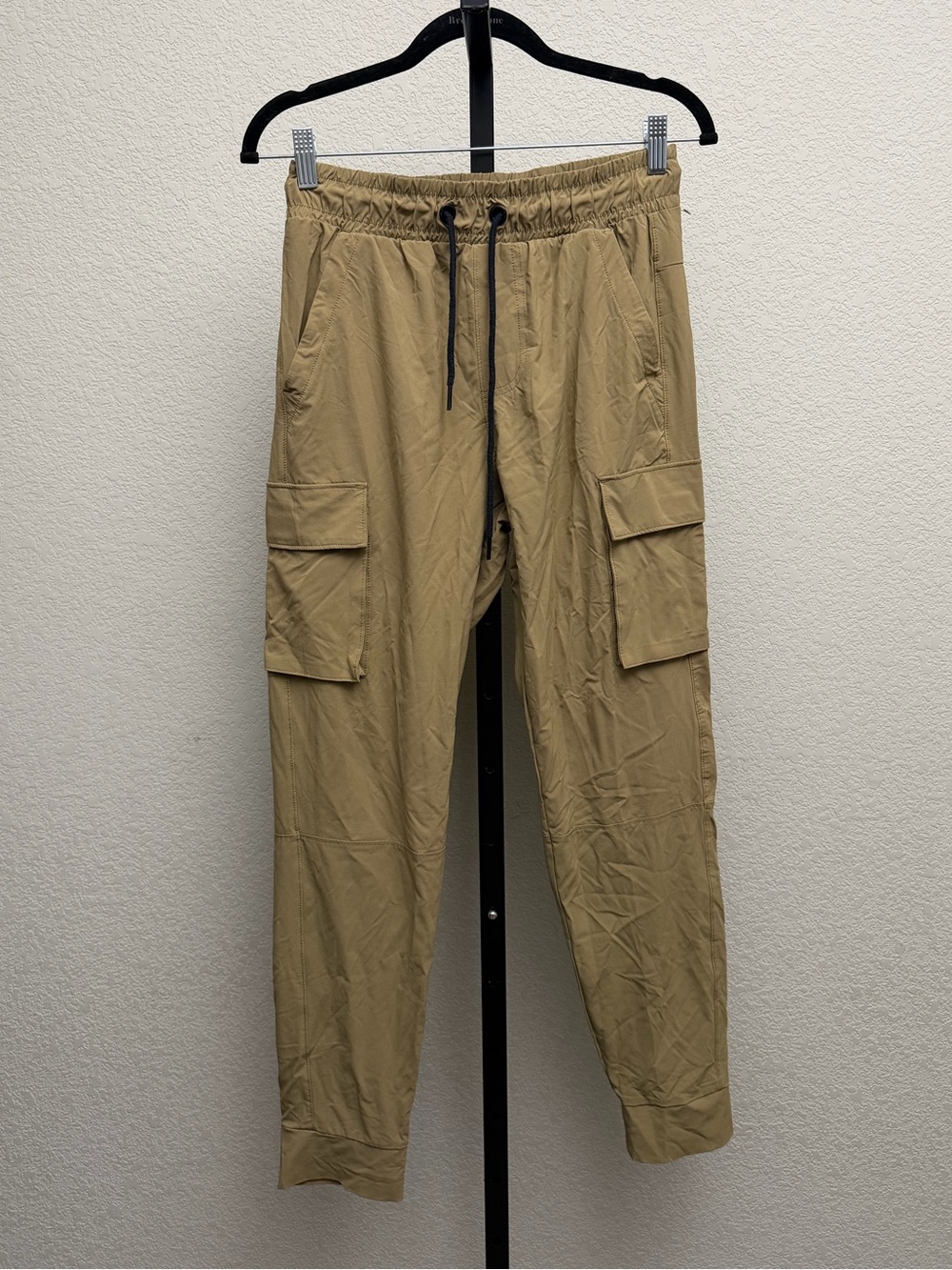 Aeropostale Men’s Khaki Cargo Joggers with Drawstring